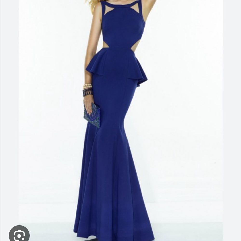 Black size 4 gown